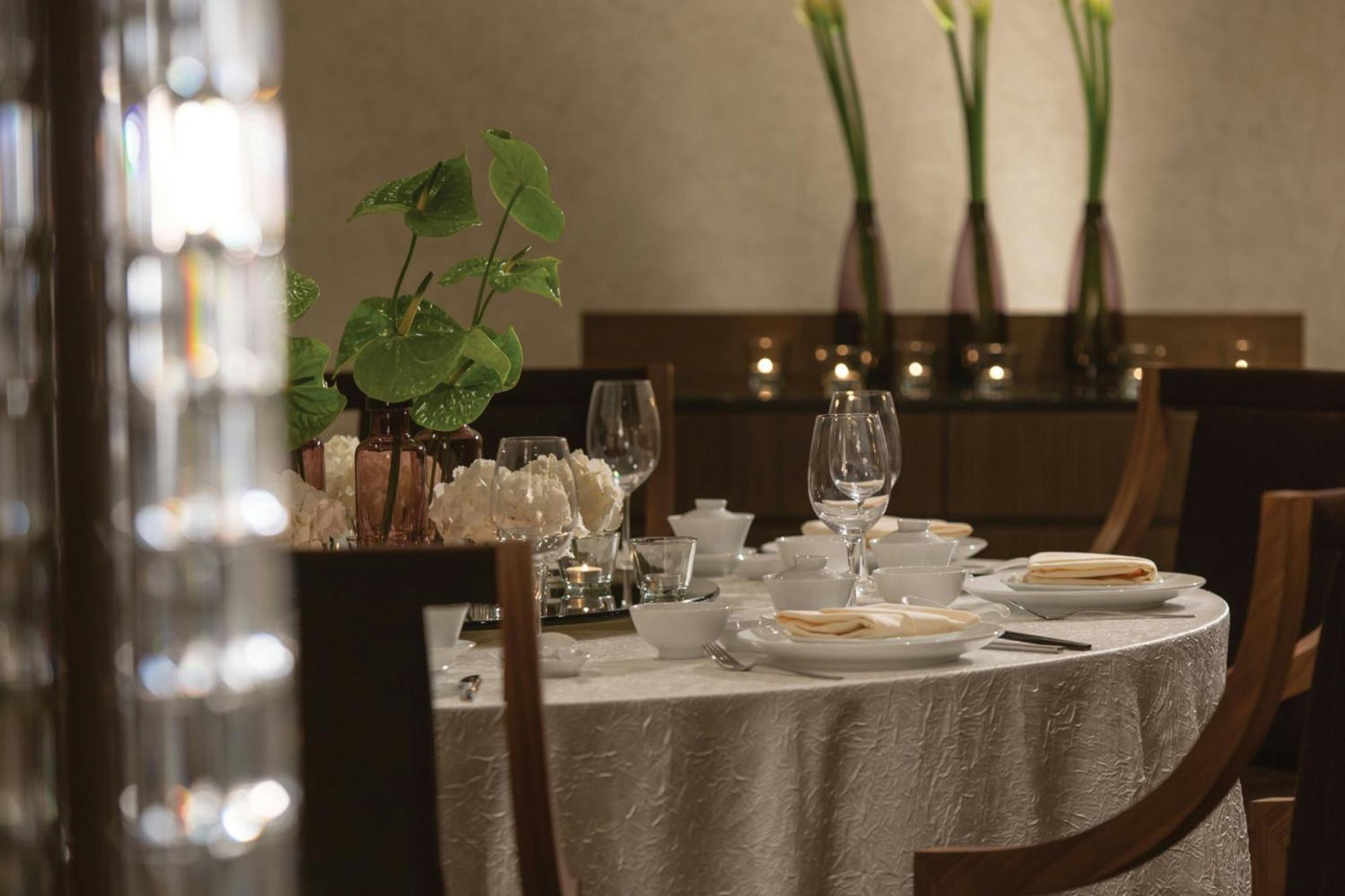 Renaissance Johor Bahru Hotel Esterno foto A table set for dinner
