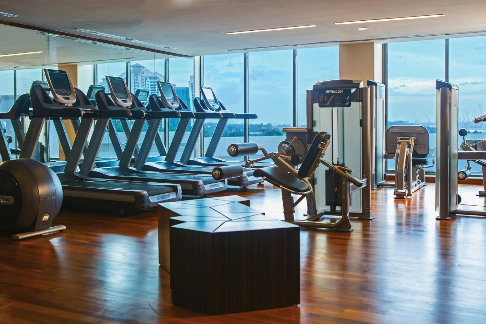 Renaissance Johor Bahru Hotel Esterno foto The gym at the hotel