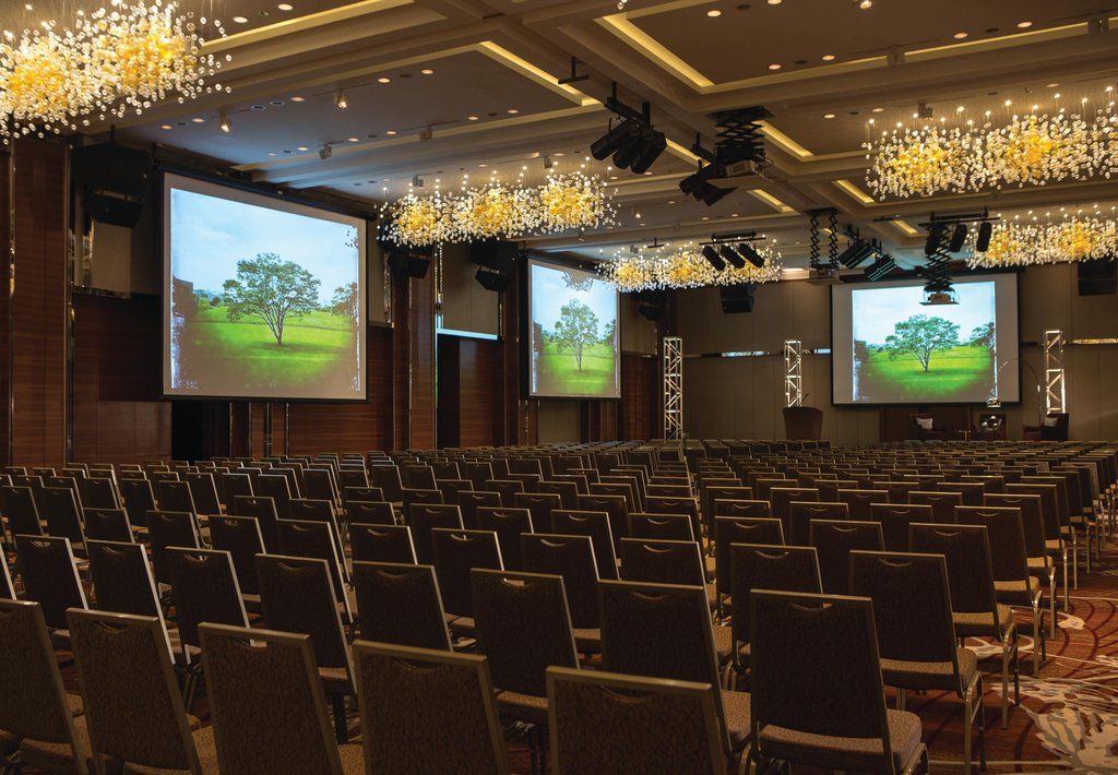 Renaissance Johor Bahru Hotel Esterno foto A typical conference room